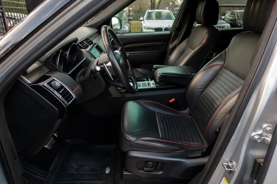 2017 Land Rover Discovery 5th Gen - Image 9 of 12
