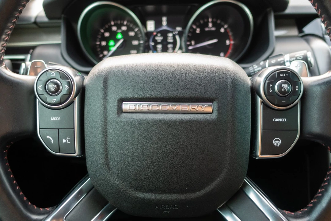 2017 Land Rover Discovery 5th Gen - Image 10 of 12