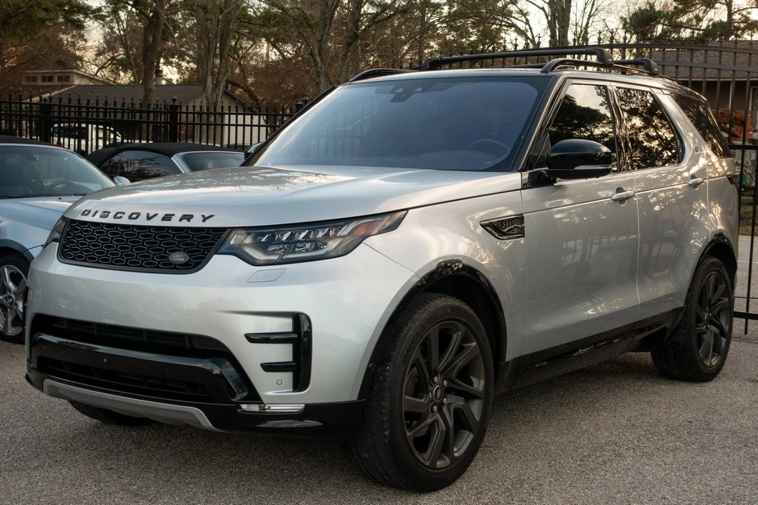 2017 Land Rover Discovery 5th Gen - Image 4 of 12