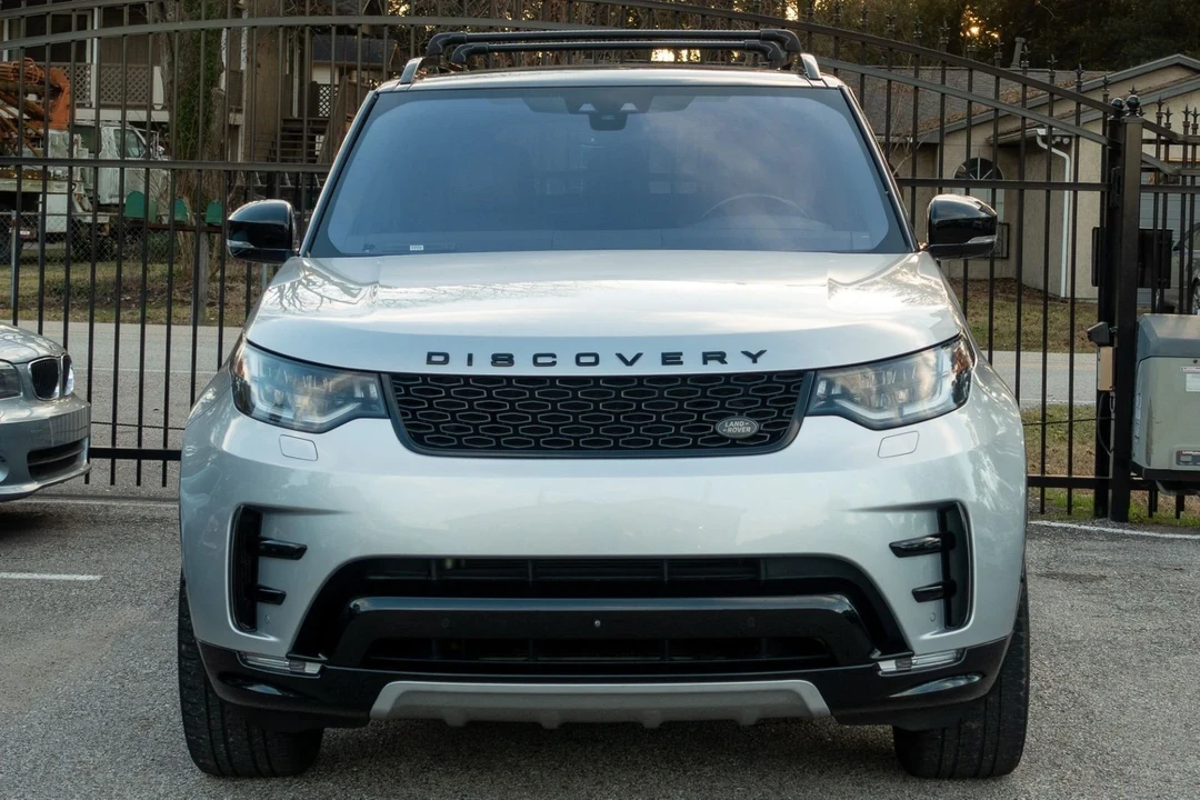 2017 Land Rover Discovery 5th Gen - Image 2 of 12