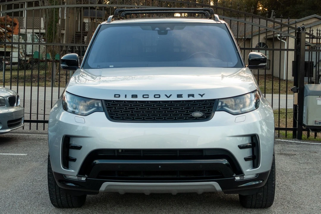 2017 Land Rover Discovery 5th Gen - Image 2 of 12