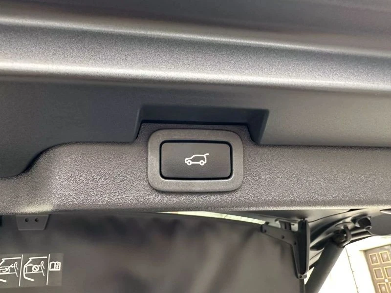 2017 Land Rover Discovery 5th Gen - Image 6 of 12