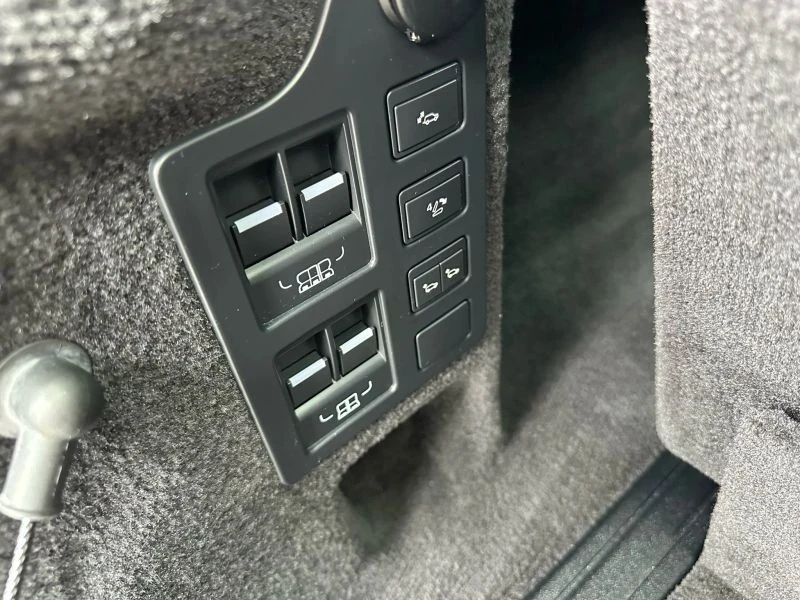 2017 Land Rover Discovery 5th Gen - Image 7 of 12