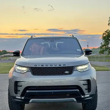 2017 Land Rover Discovery HSE Luxury Sport Utility 4D