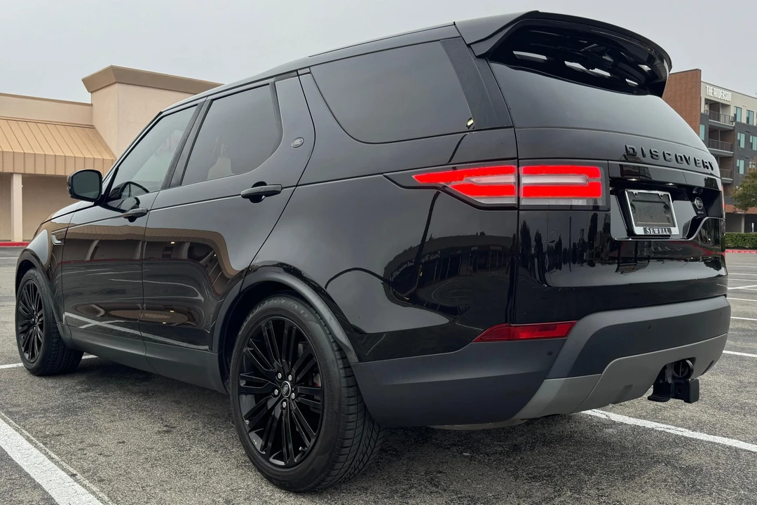 2017 Land Rover Discovery 5th Gen - Image 4 of 31