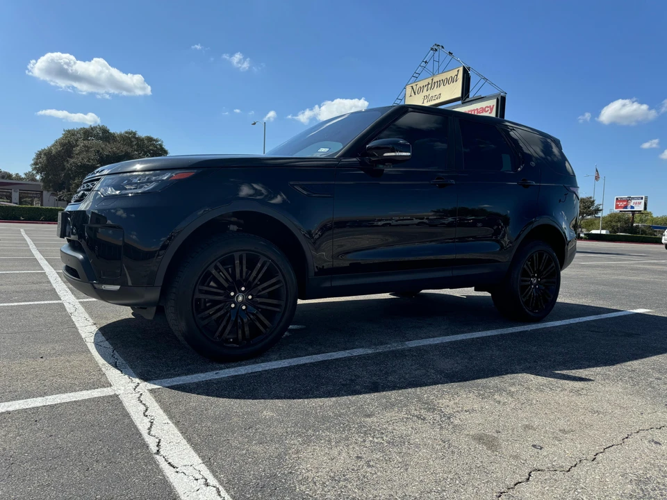 2017 Land Rover Discovery 5th Gen - Image 17 of 31
