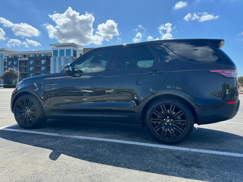 2017 Land Rover Discovery 5th Gen - Image 18 of 31