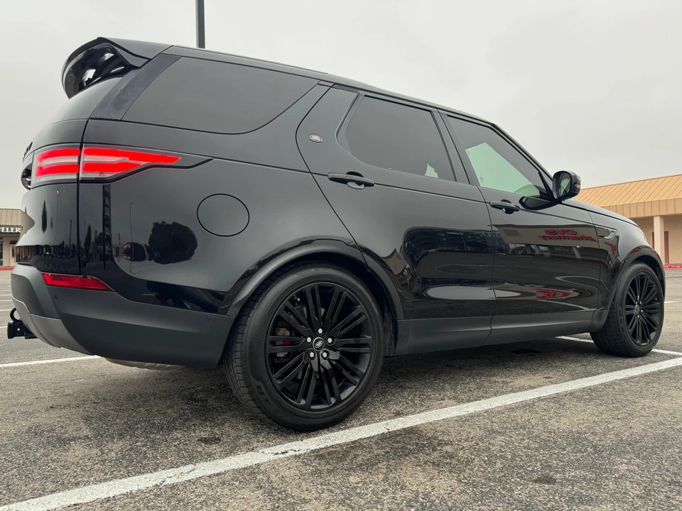 2017 Land Rover Discovery 5th Gen - Image 11 of 31