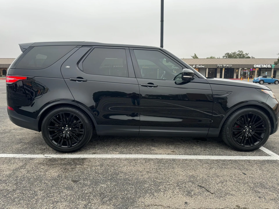 2017 Land Rover Discovery 5th Gen - Image 12 of 31