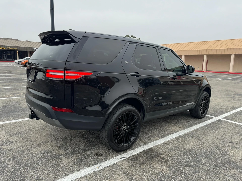 2017 Land Rover Discovery 5th Gen - Image 9 of 31