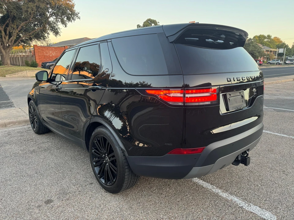 2017 Land Rover Discovery 5th Gen - Image 27 of 31