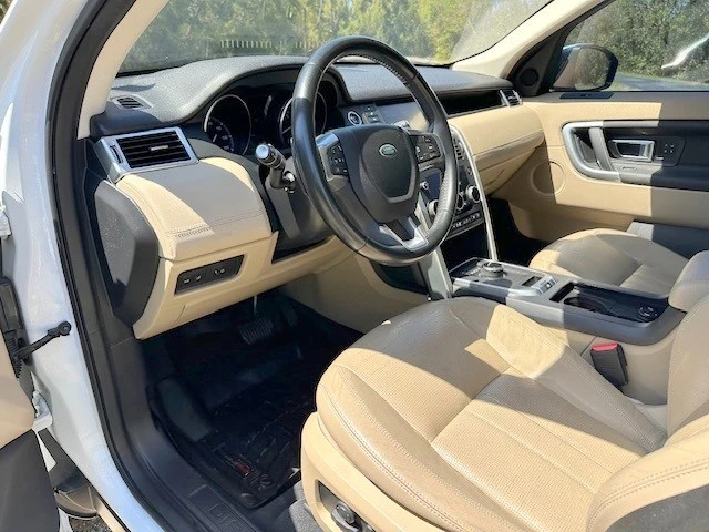 2017 Land Rover Discovery 5th Gen - Image 4 of 6
