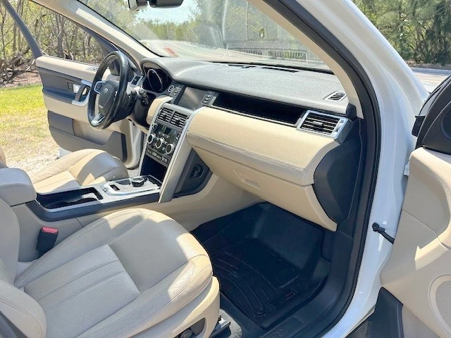 2017 Land Rover Discovery 5th Gen - Image 2 of 6