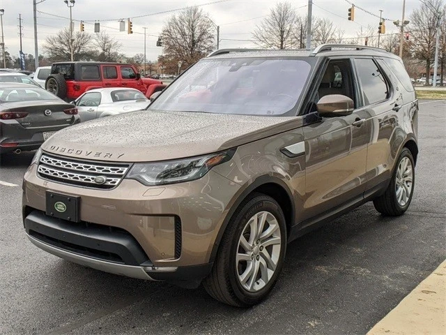 2017 Land Rover Discovery 5th Gen - Image 4 of 12