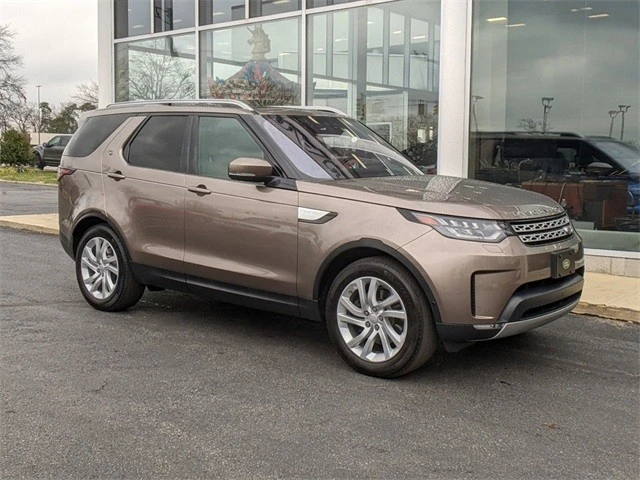2017 Land Rover Discovery 5th Gen - Image 2 of 12