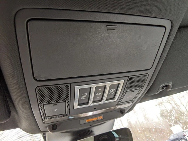 2017 Land Rover Discovery 5th Gen - Image 20 of 21
