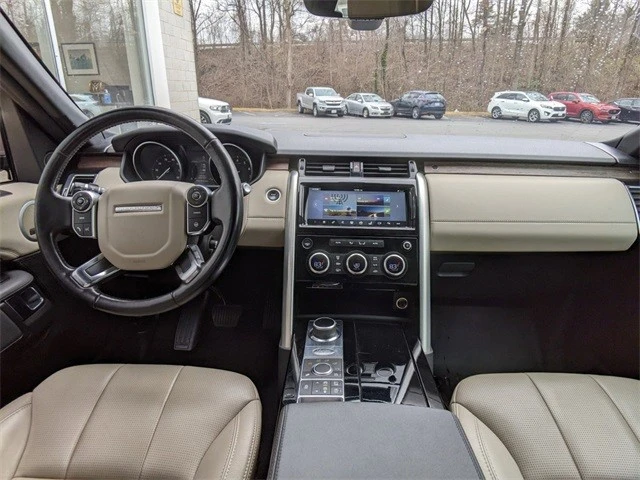 2017 Land Rover Discovery 5th Gen - Image 16 of 21