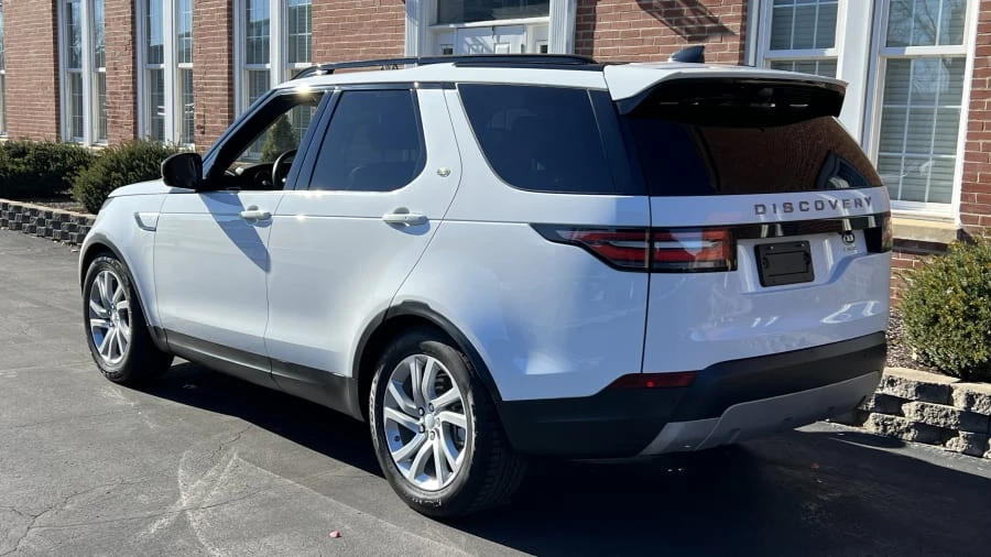 2017 Land Rover Discovery 5th Gen - Image 3 of 12