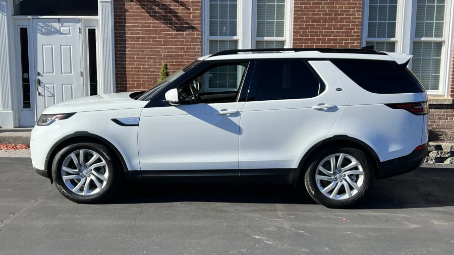 2017 Land Rover Discovery 5th Gen - Image 2 of 12