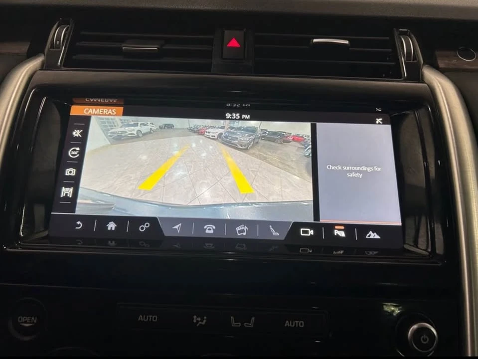 2017 Land Rover Discovery 5th Gen - Image 8 of 15