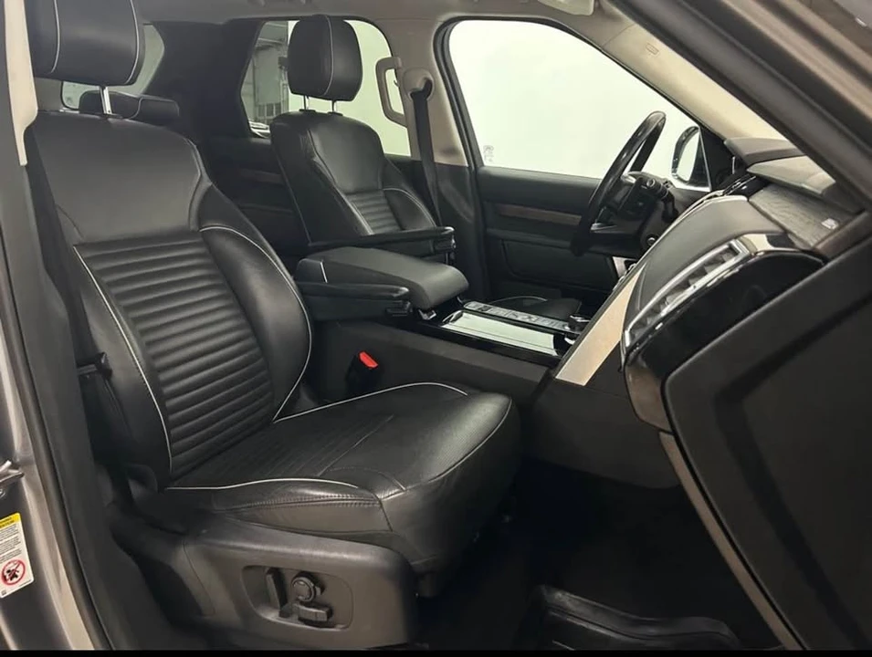 2017 Land Rover Discovery 5th Gen - Image 12 of 15