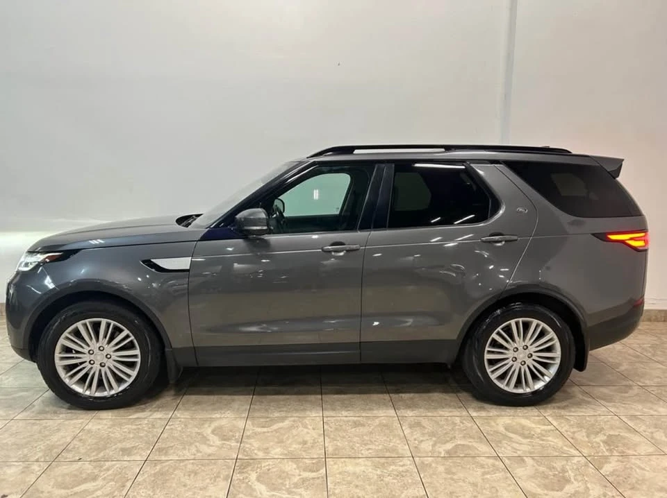 2017 Land Rover Discovery 5th Gen - Image 2 of 15