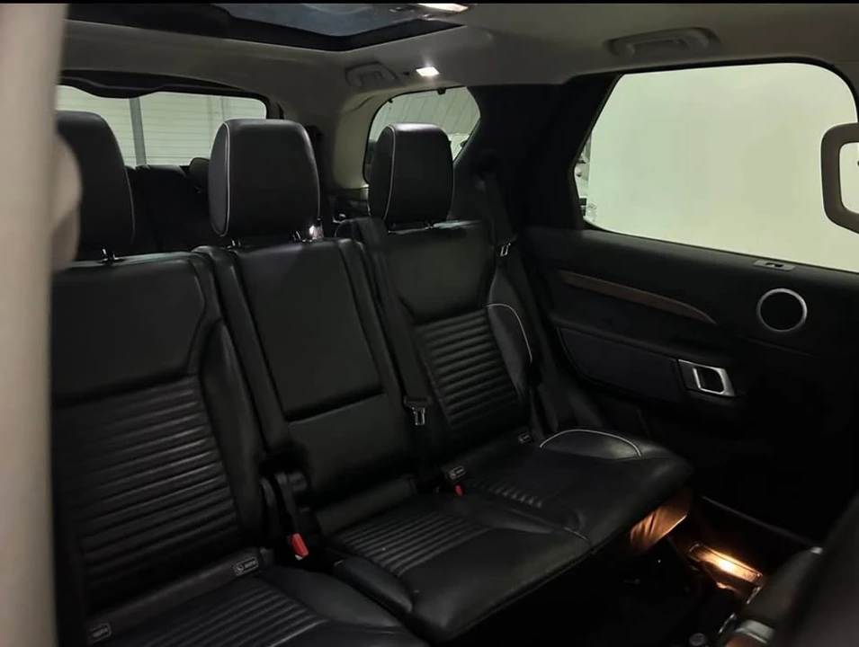 2017 Land Rover Discovery 5th Gen - Image 14 of 15
