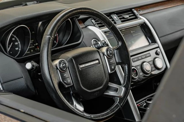 2017 Land Rover Discovery 5th Gen - Image 19 of 21