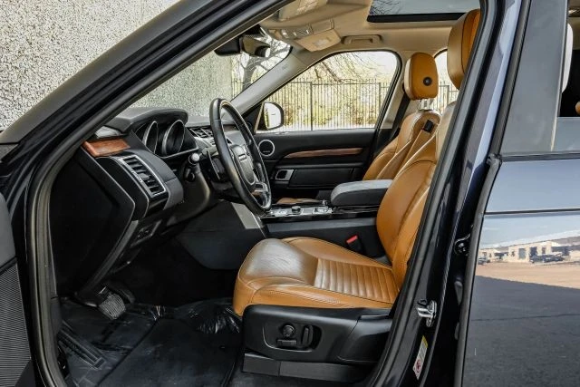 2017 Land Rover Discovery 5th Gen - Image 4 of 21