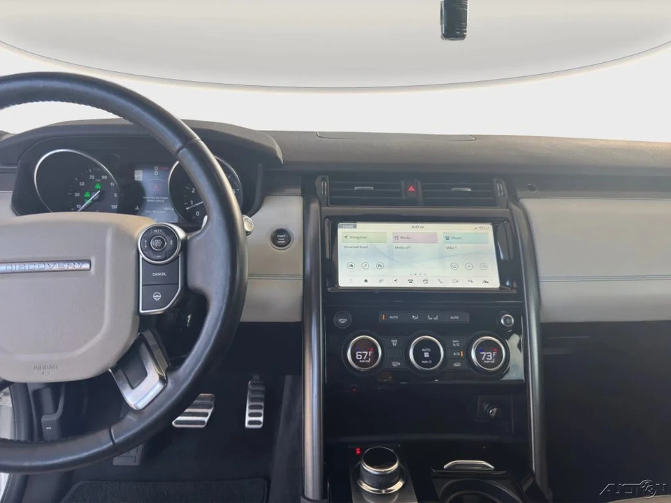 2017 Land Rover Discovery 5th Gen - Image 16 of 21