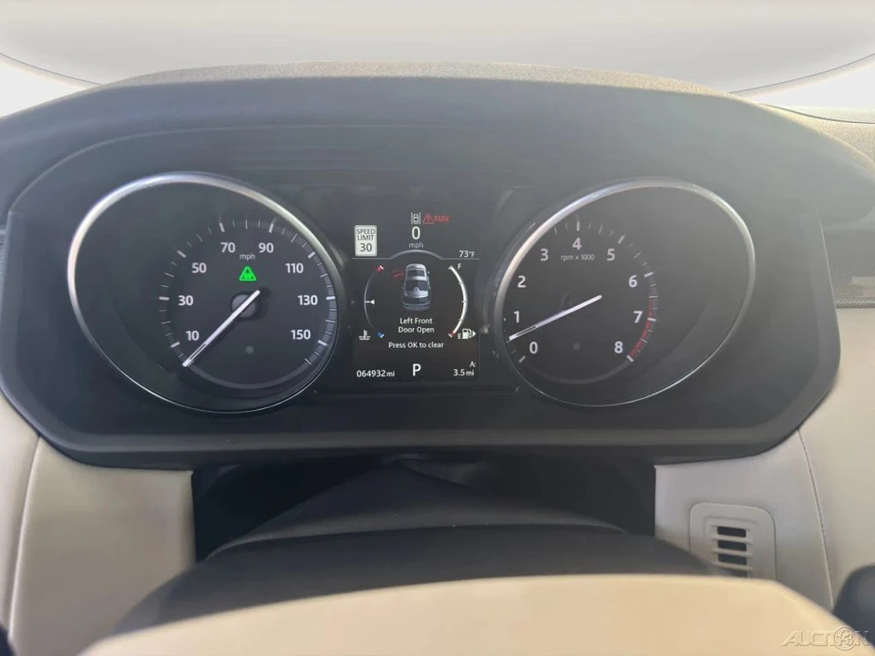 2017 Land Rover Discovery 5th Gen - Image 11 of 21