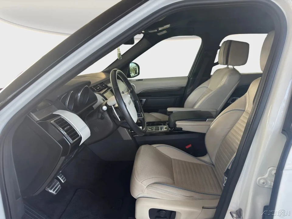 2017 Land Rover Discovery 5th Gen - Image 8 of 21