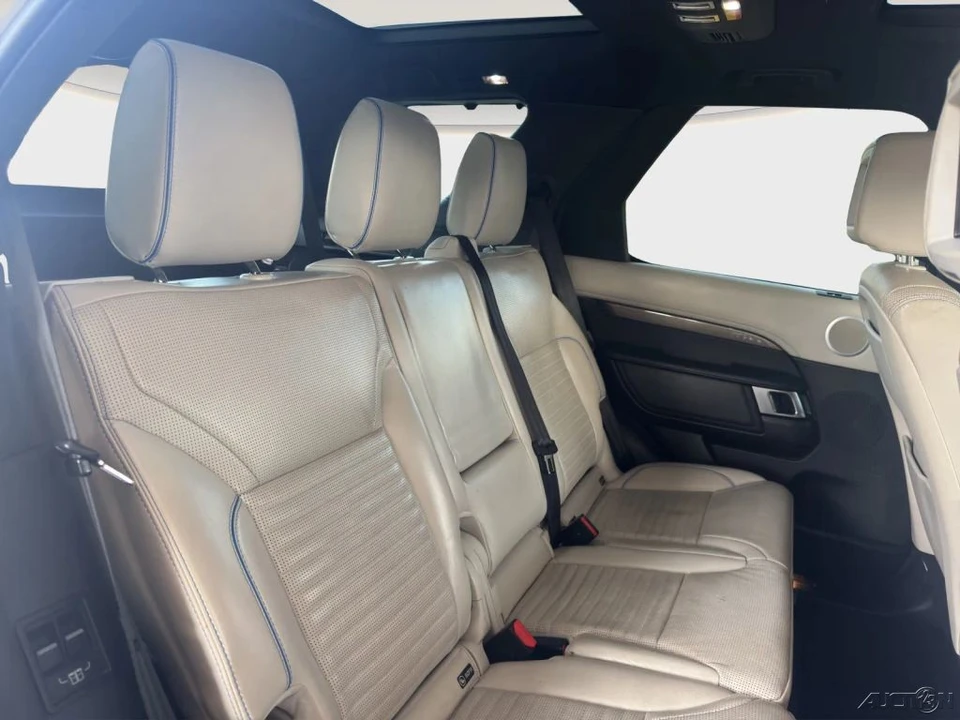 2017 Land Rover Discovery 5th Gen - Image 20 of 21