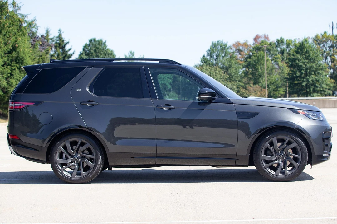 2017 Land Rover Discovery 5th Gen - Image 3 of 31