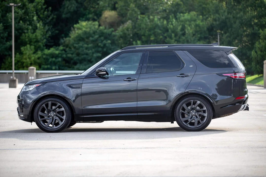 2017 Land Rover Discovery 5th Gen - Image 17 of 31