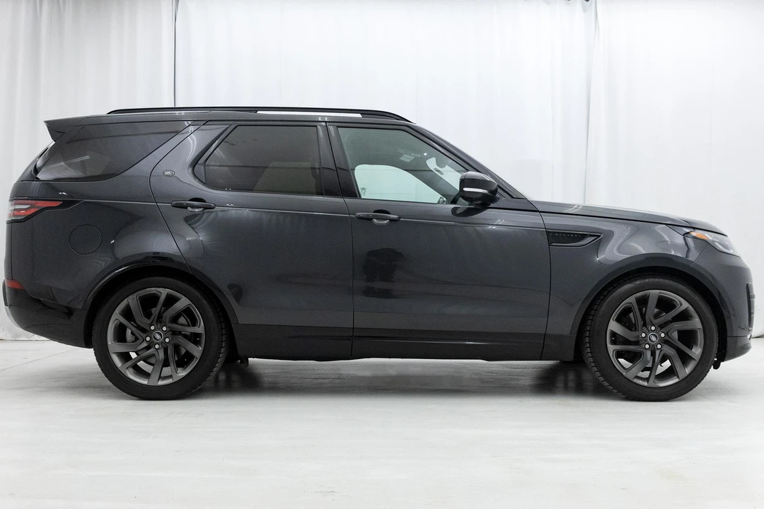 2017 Land Rover Discovery 5th Gen - Image 28 of 31