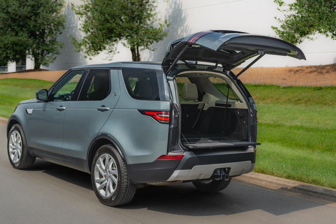 2017 Land Rover Discovery 5th Gen - Image 13 of 31