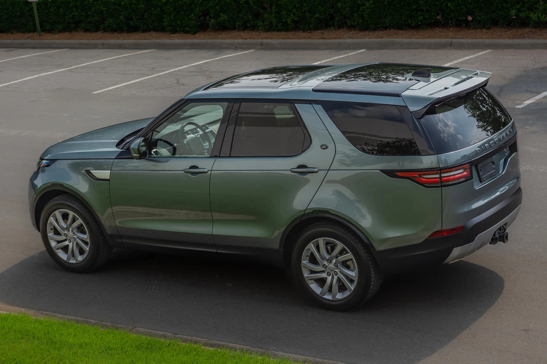 2017 Land Rover Discovery 5th Gen - Image 11 of 31