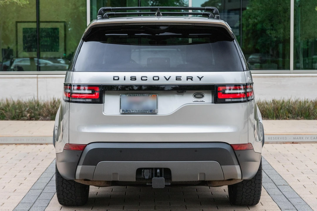 2017 Land Rover Discovery 5th Gen - Image 5 of 31