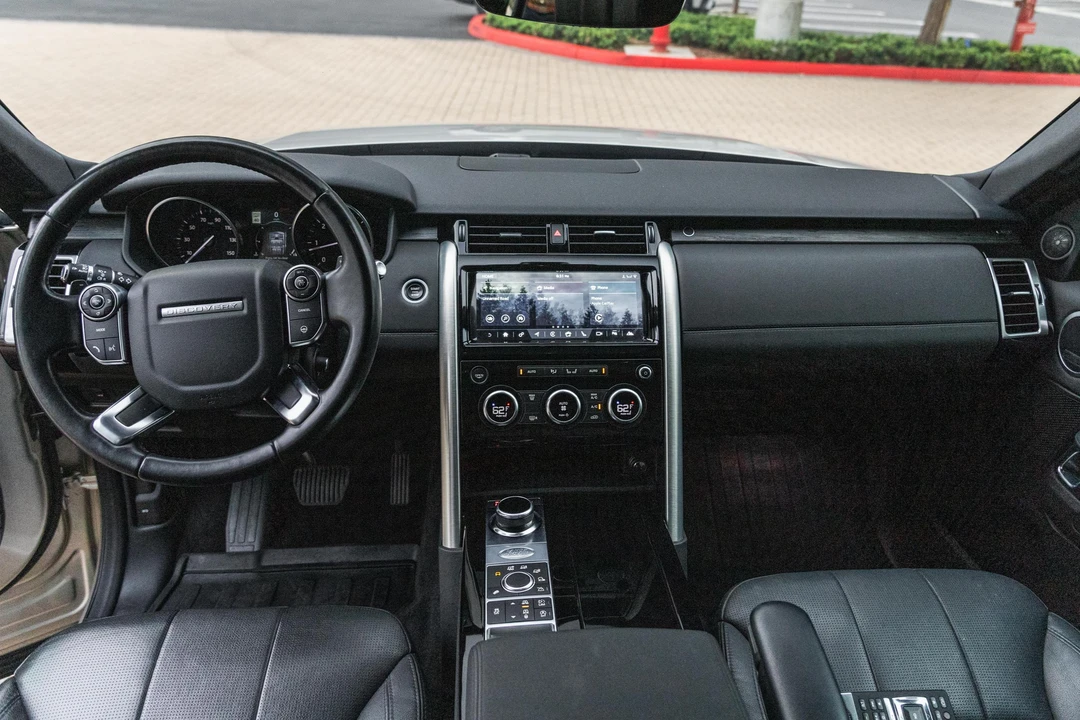 2017 Land Rover Discovery 5th Gen - Image 31 of 31