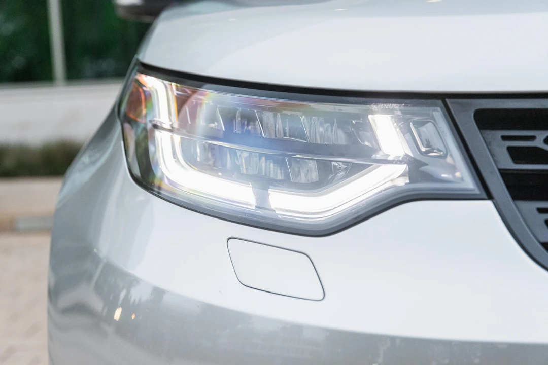 2017 Land Rover Discovery 5th Gen - Image 11 of 31