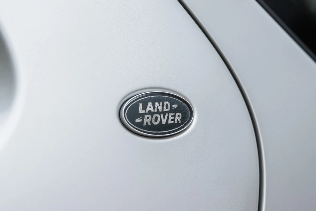2017 Land Rover Discovery 5th Gen - Image 16 of 31