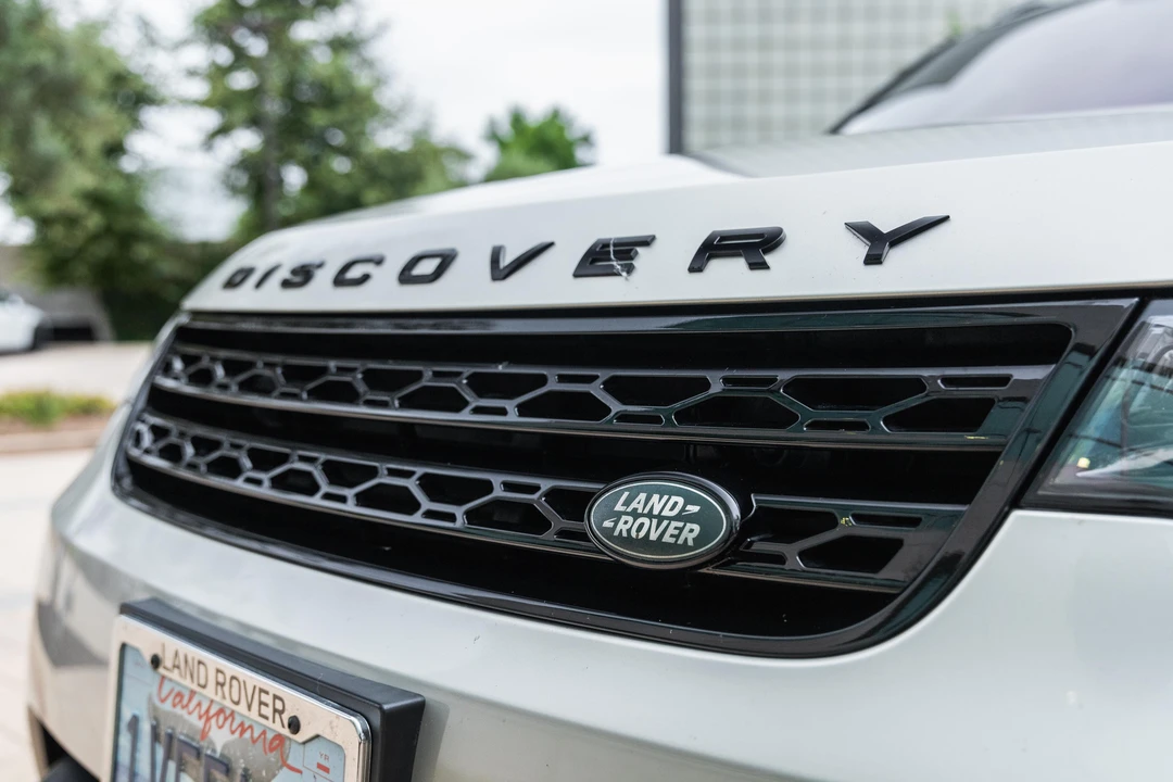 2017 Land Rover Discovery 5th Gen - Image 13 of 31