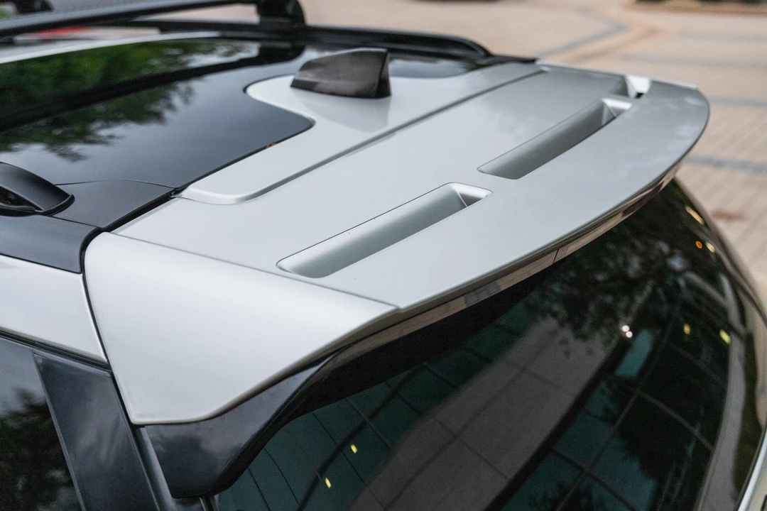2017 Land Rover Discovery 5th Gen - Image 17 of 31
