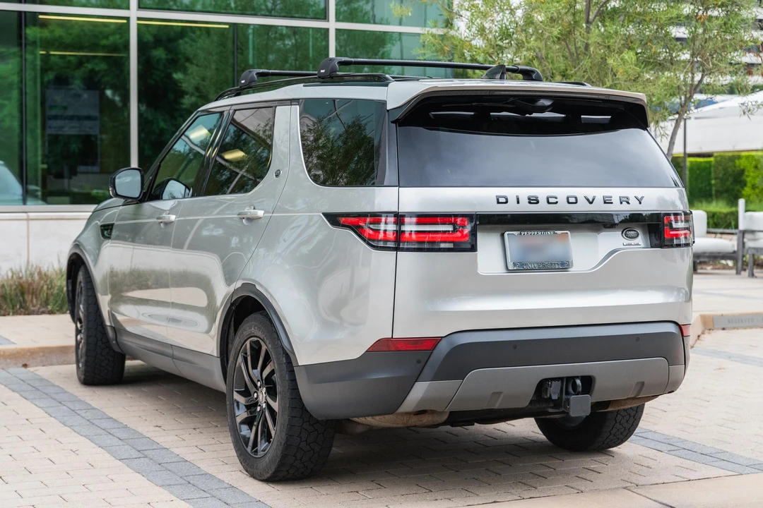 2017 Land Rover Discovery 5th Gen - Image 9 of 31