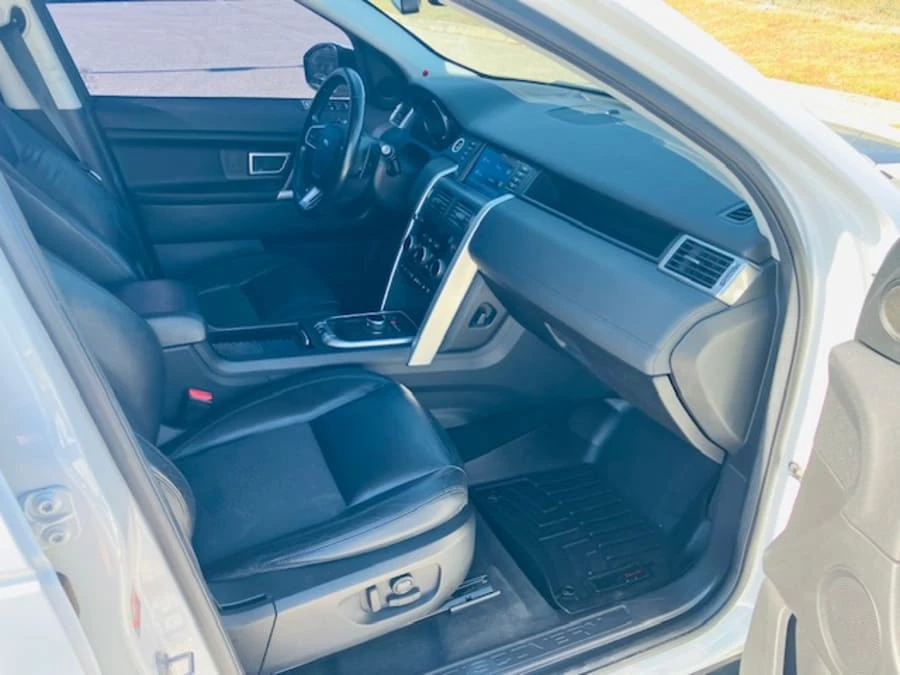 2017 Land Rover Discovery 5th Gen - Image 7 of 9