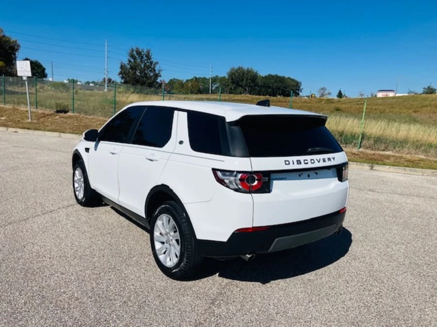 2017 Land Rover Discovery 5th Gen - Image 5 of 9