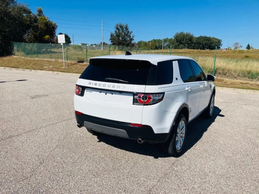 2017 Land Rover Discovery 5th Gen - Image 3 of 9