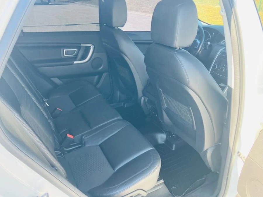 2017 Land Rover Discovery 5th Gen - Image 8 of 9