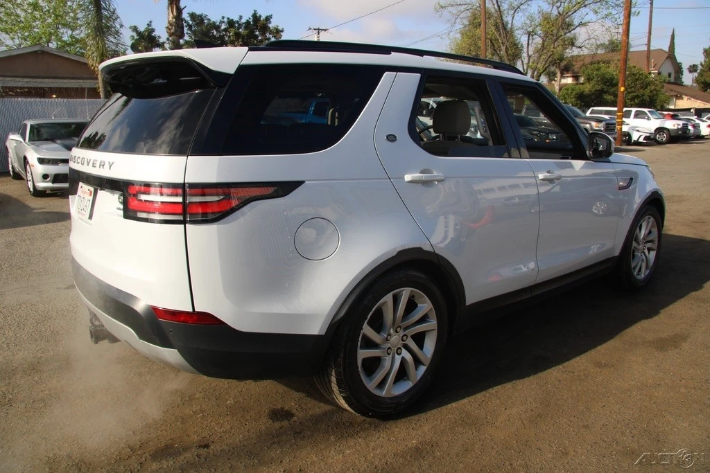 2017 Land Rover Discovery 5th Gen - Image 9 of 21